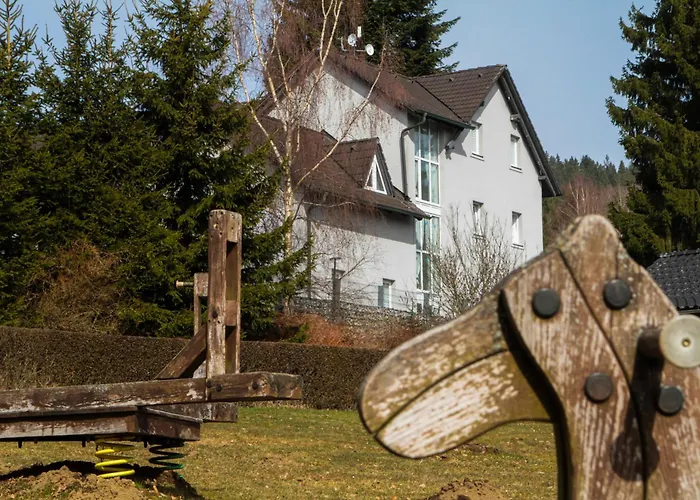 Slupecna 16 *